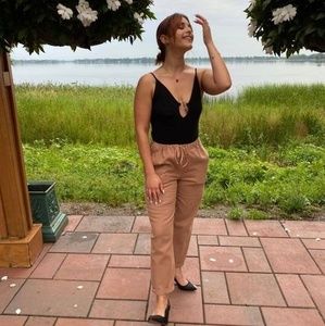 Meet your Posher, Aline